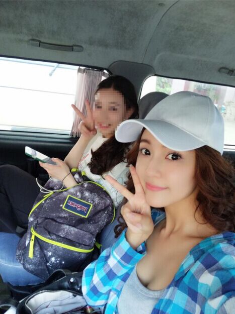 图片[2]-女神级T台车展美女嫩模和公司现场策划师酒店开房啪啪-老宋小屋