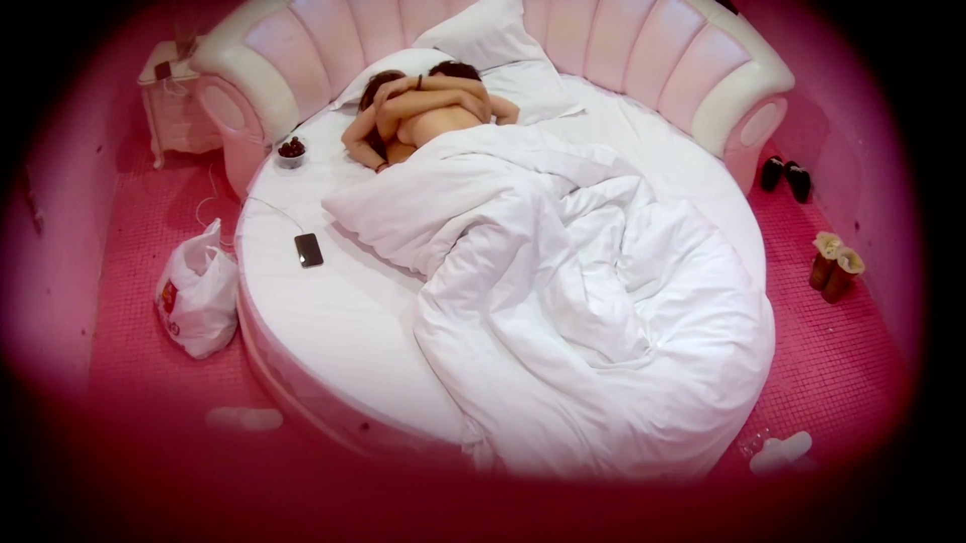 图片[3]-❤️20251222酒店针孔偷拍娇小可爱的美女和男友在酒池肉林中边吃边啪-老宋小屋