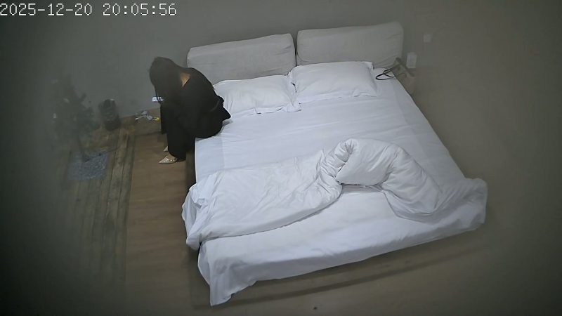 ❤️20251221酒店针孔偷拍甜美女友精致的小嘴在吃饭后对着男友菊花嘬-老宋小屋