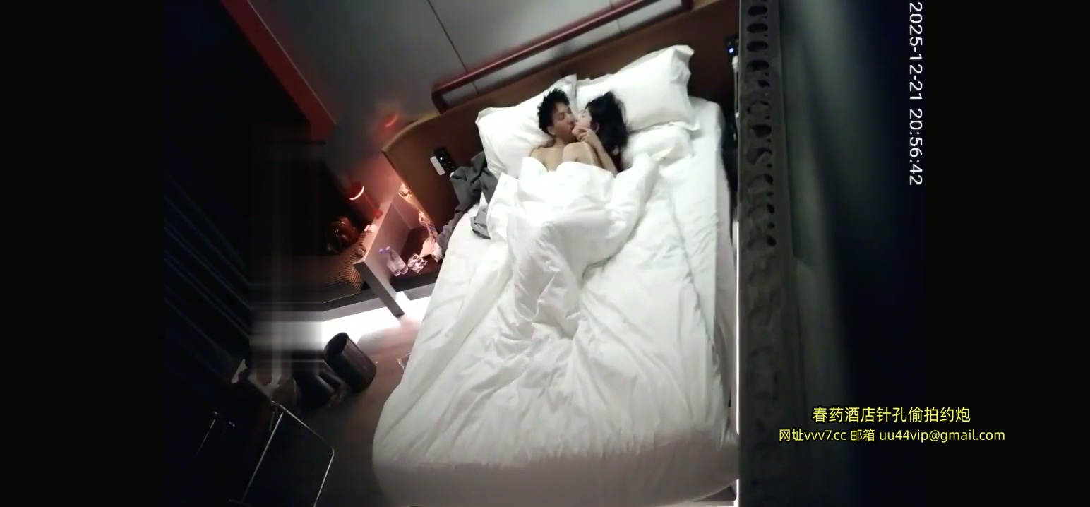 图片[3]-酒店针孔偷拍高冷气质美女和细狗做爱 期间阳痿了又舔逼又黑丝袜足交好半天 还是不硬 最后睡一宿觉后恢复体力快速冲击白嫩肥臀非常精彩-老宋小屋