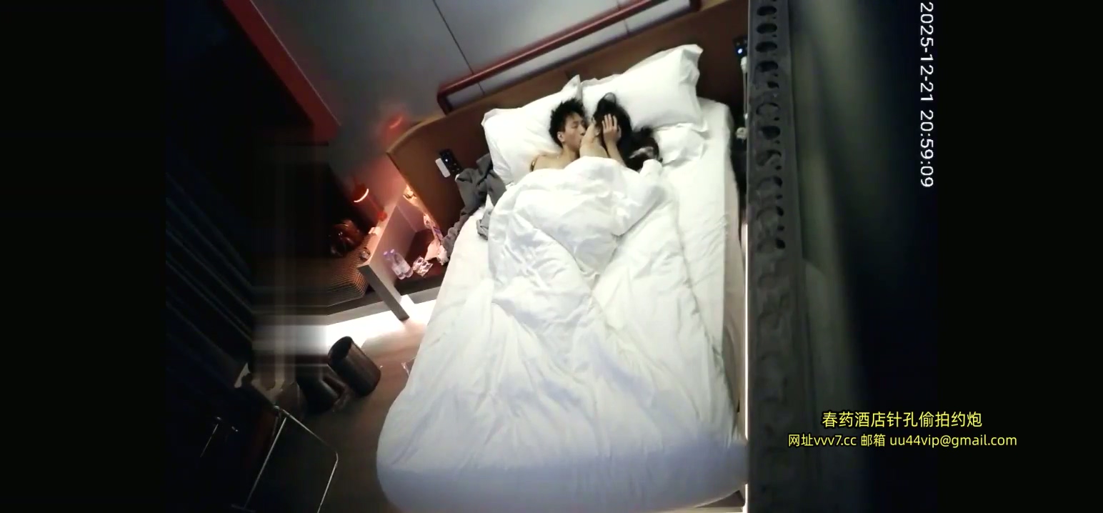 图片[4]-酒店针孔偷拍高冷气质美女和细狗做爱 期间阳痿了又舔逼又黑丝袜足交好半天 还是不硬 最后睡一宿觉后恢复体力快速冲击白嫩肥臀非常精彩-老宋小屋