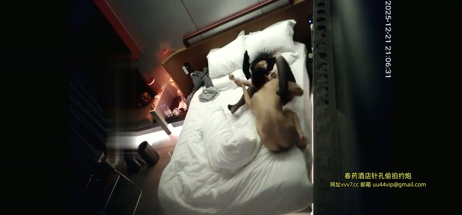 图片[5]-酒店针孔偷拍高冷气质美女和细狗做爱 期间阳痿了又舔逼又黑丝袜足交好半天 还是不硬 最后睡一宿觉后恢复体力快速冲击白嫩肥臀非常精彩-老宋小屋