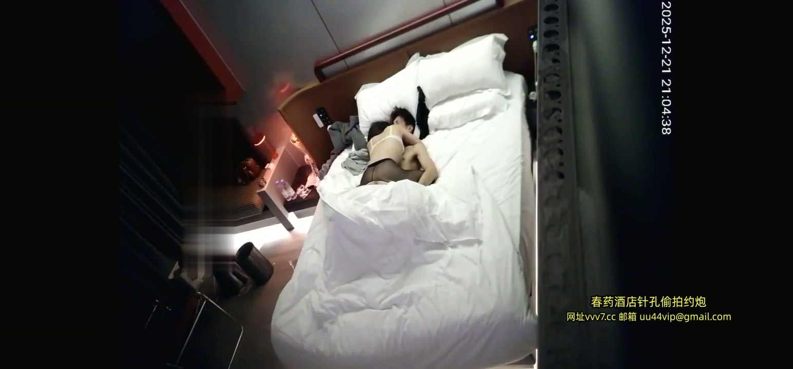 图片[6]-酒店针孔偷拍高冷气质美女和细狗做爱 期间阳痿了又舔逼又黑丝袜足交好半天 还是不硬 最后睡一宿觉后恢复体力快速冲击白嫩肥臀非常精彩-老宋小屋