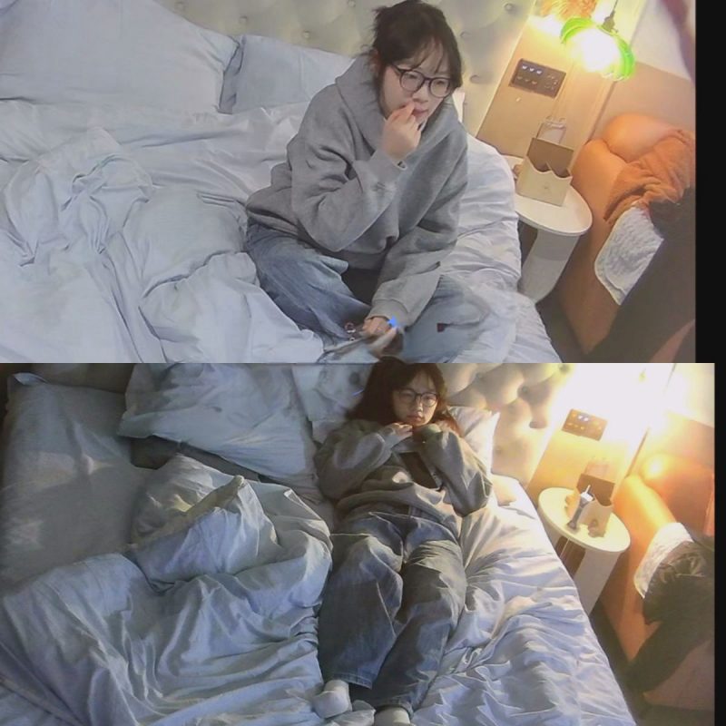 ⭐酒店针孔偷拍小白袜白月光眼睛婊和男友深情做爱流出-老宋小屋