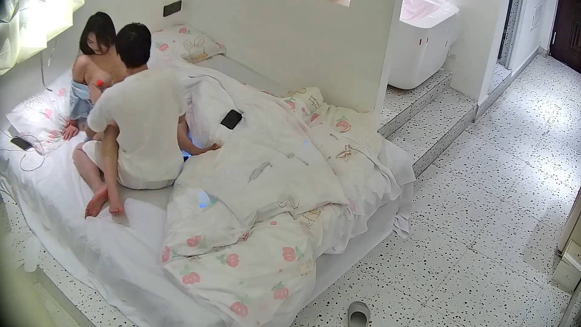 图片[9]-❤️20260102酒店针孔偷拍换上碎花情趣睡衣化妆美美的拍照后激情啪啪-老宋小屋