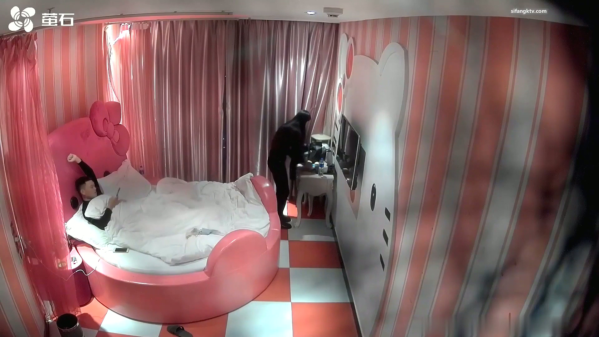 图片[5]-《萤石云破解》中年大叔和极品身材的少妇酒店偷情-老宋小屋