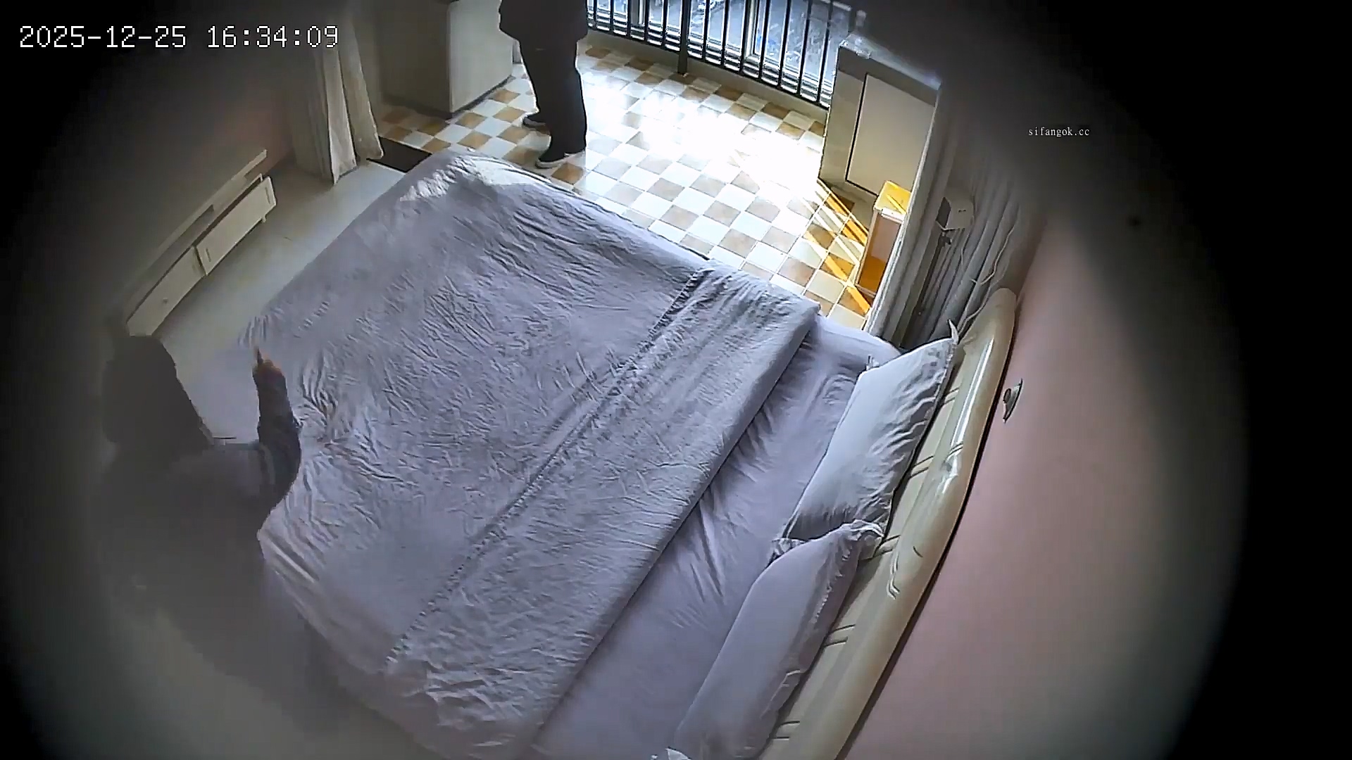 图片[1]-❤️20251227酒店针孔偷拍❤️浑圆奶白大胸妹子和男友酒店入住两天操四场-老宋小屋