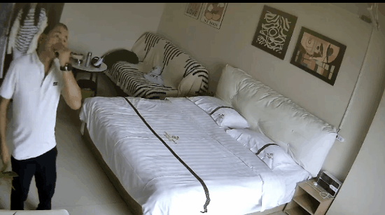 民宿酒店愉拍貌似很饥渴的人妻骚妇和光头男愉情连续不停的干-老宋小屋