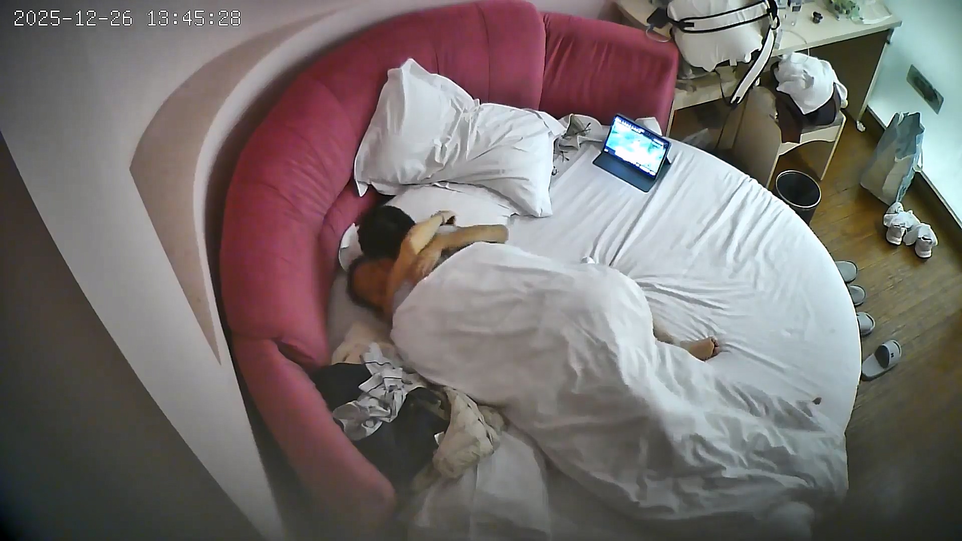 图片[5]-❤️20251227酒店针孔偷拍❤️苗条妹子身着吊带睡裙软萌可爱被狂操了两场-老宋小屋