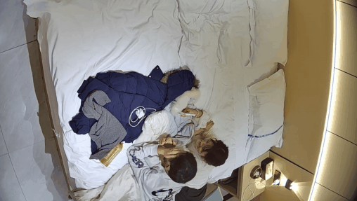 12-9新流出酒店偷拍 终于等到电灯泡离开了我使劲折腾我甜美女友完整版-老宋小屋