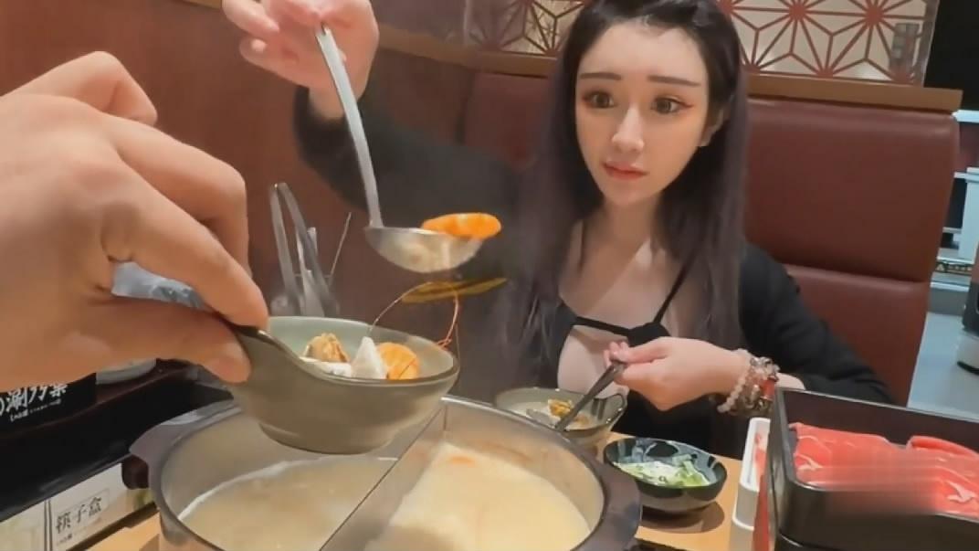 图片[2]-美乳嫩穴女神沈娜娜❤️粉丝约会宅男小胖吃完火锅酒店开房床上搞完浴室大战-老宋小屋