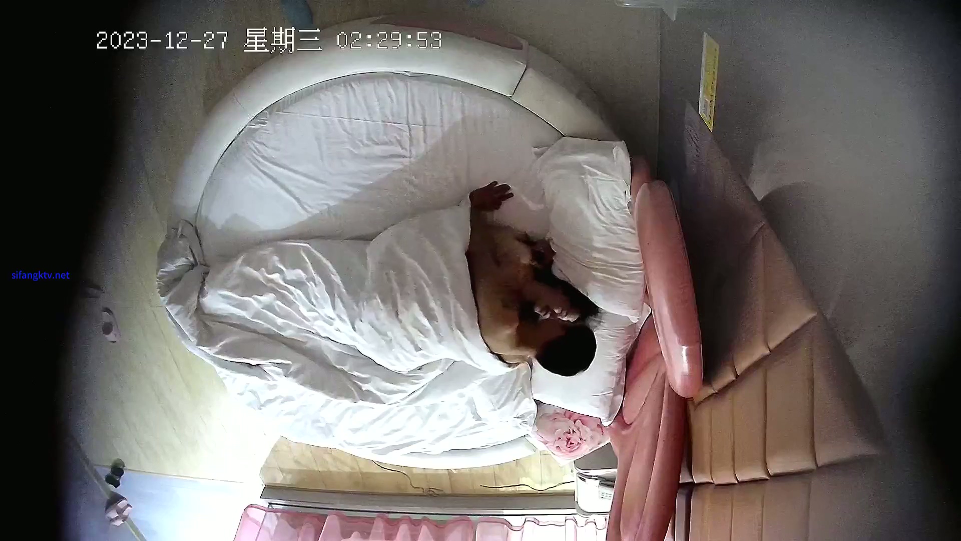 图片[2]-酒店针孔偷拍流出酒店情趣大圆床偷拍 小伙偷情老乡少妇开房过夜躺平随便操-老宋小屋