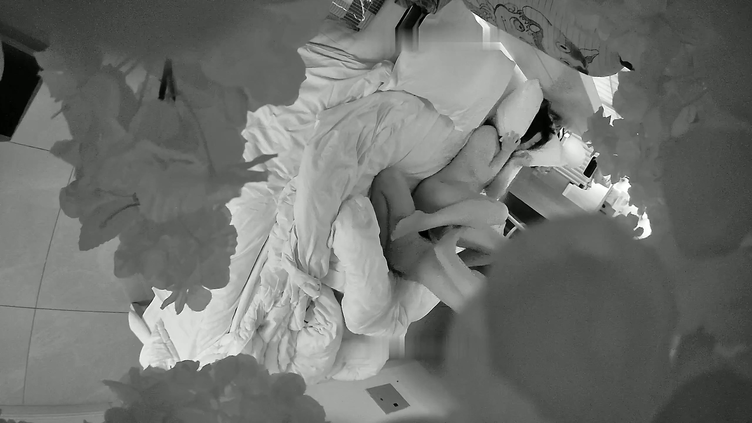 图片[5]-酒店针孔偷拍【校园小情侣假期开房】，毫无节制，一天干三炮，玩的还挺变态1 (1)-老宋小屋