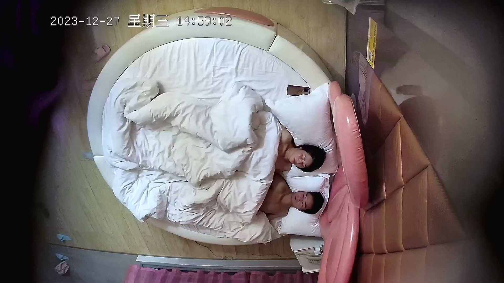 图片[5]-酒店针孔偷拍流出酒店情趣大圆床偷拍 小伙偷情老乡少妇开房过夜躺平随便操-老宋小屋