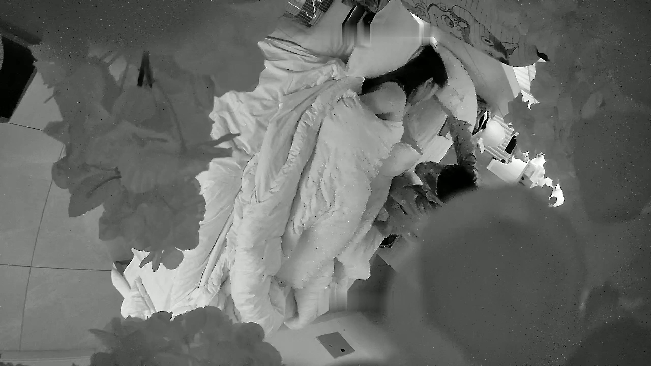 图片[2]-酒店针孔偷拍【校园小情侣假期开房】，毫无节制，一天干三炮，玩的还挺变态1 (1)-老宋小屋