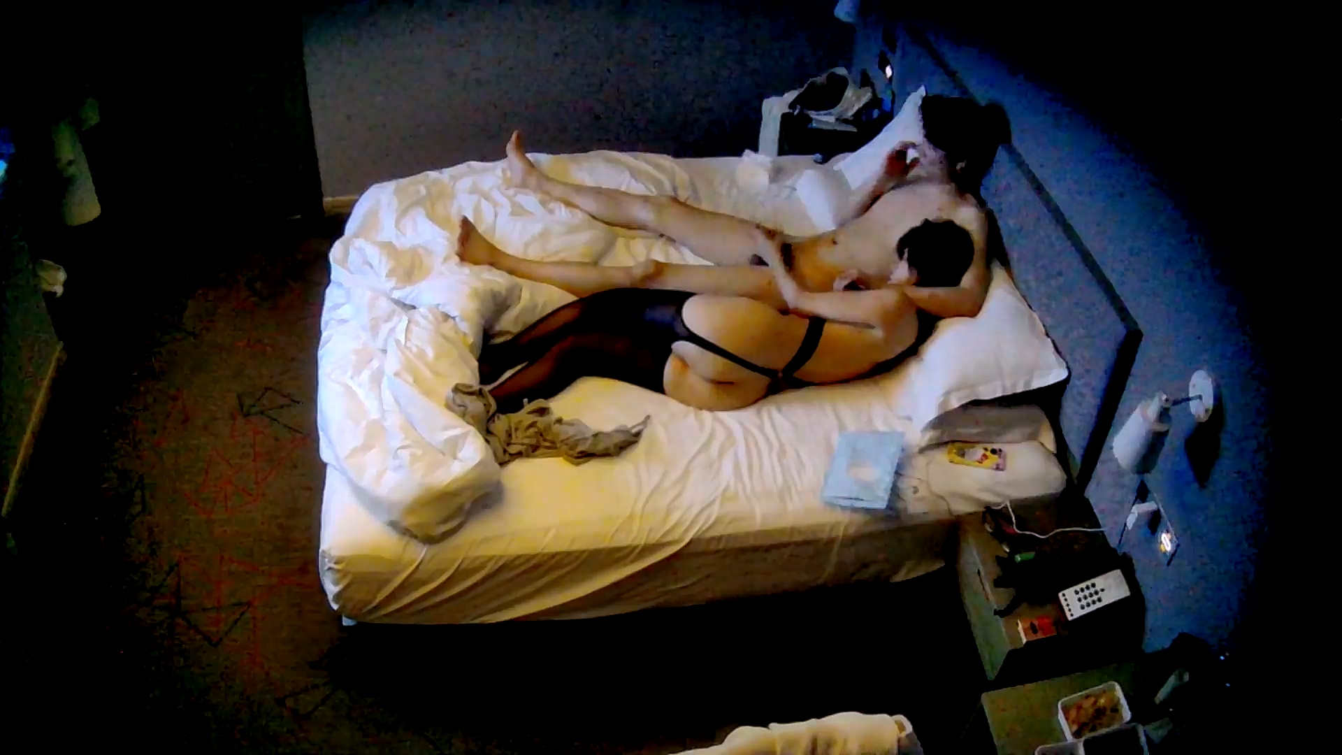 图片[17]-❤️20251223⭐酒店针孔偷拍极品眼镜骚女套上黑丝勾引男友吃不饱自己扣-老宋小屋