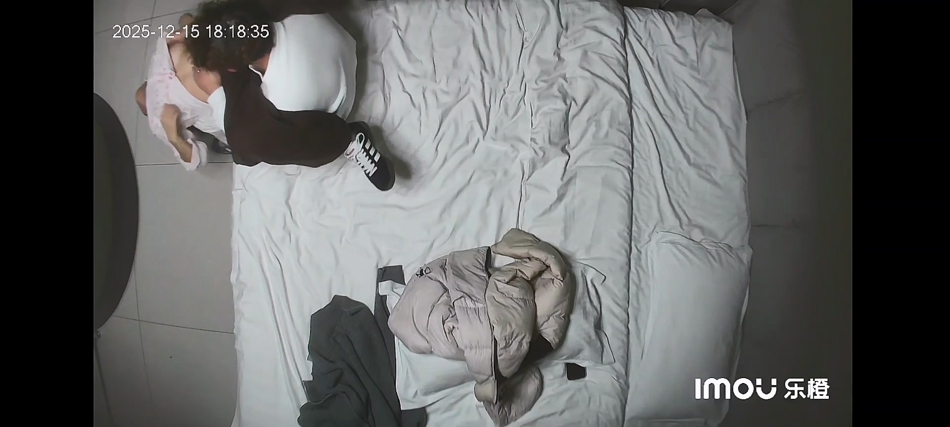 图片[2]-⭐⭐酒店针孔偷拍酒店收藏级独家台录制多位骚货和男友打炮-老宋小屋