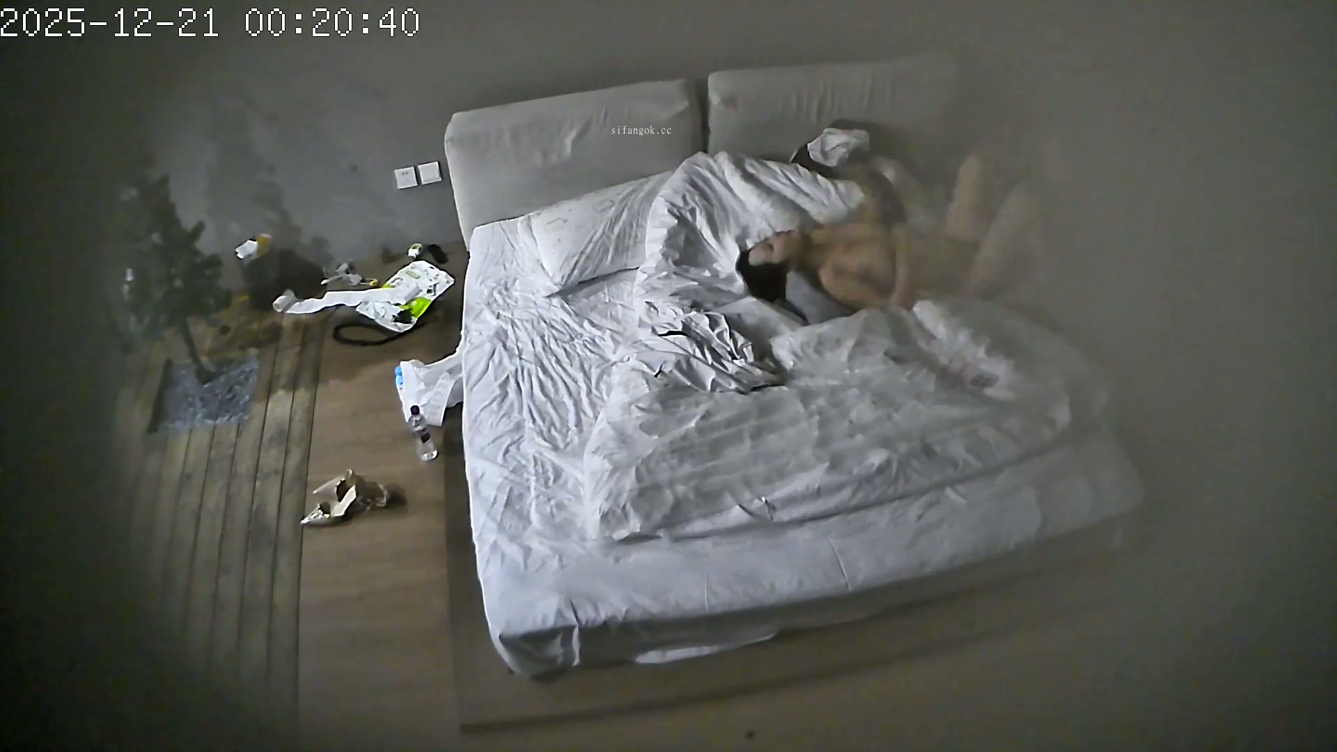 图片[13]-❤️20251221酒店针孔偷拍甜美女友精致的小嘴在吃饭后对着男友菊花嘬-老宋小屋