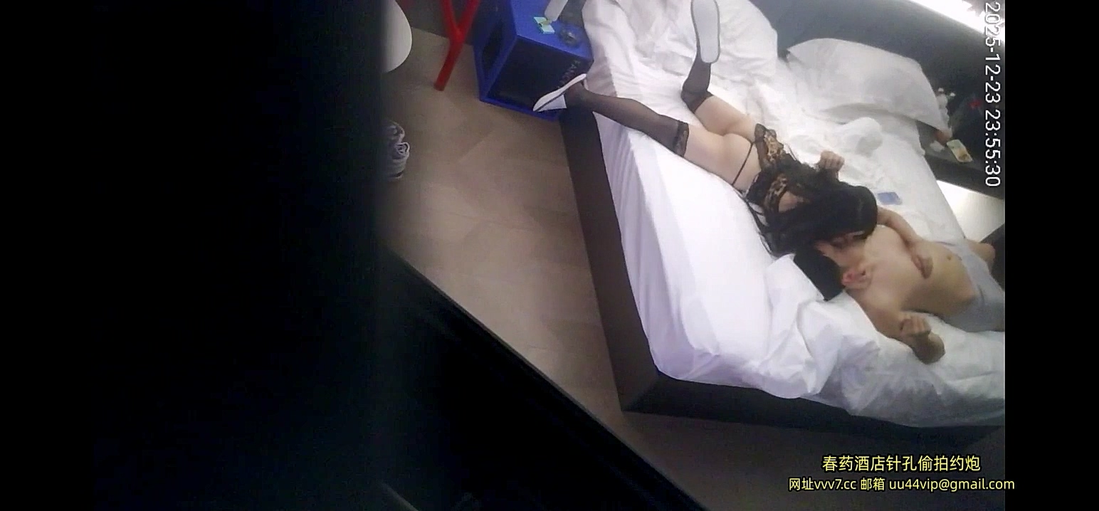 图片[7]-酒店针孔偷拍最佳视角 白嫩情趣丝袜女 被捏着乳头操的表情很爽-老宋小屋