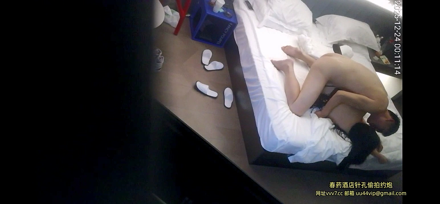 图片[13]-酒店针孔偷拍最佳视角 白嫩情趣丝袜女 被捏着乳头操的表情很爽-老宋小屋