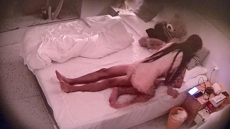 酒店针孔偷拍口活好的楼凤外围女接待客人10-老宋小屋