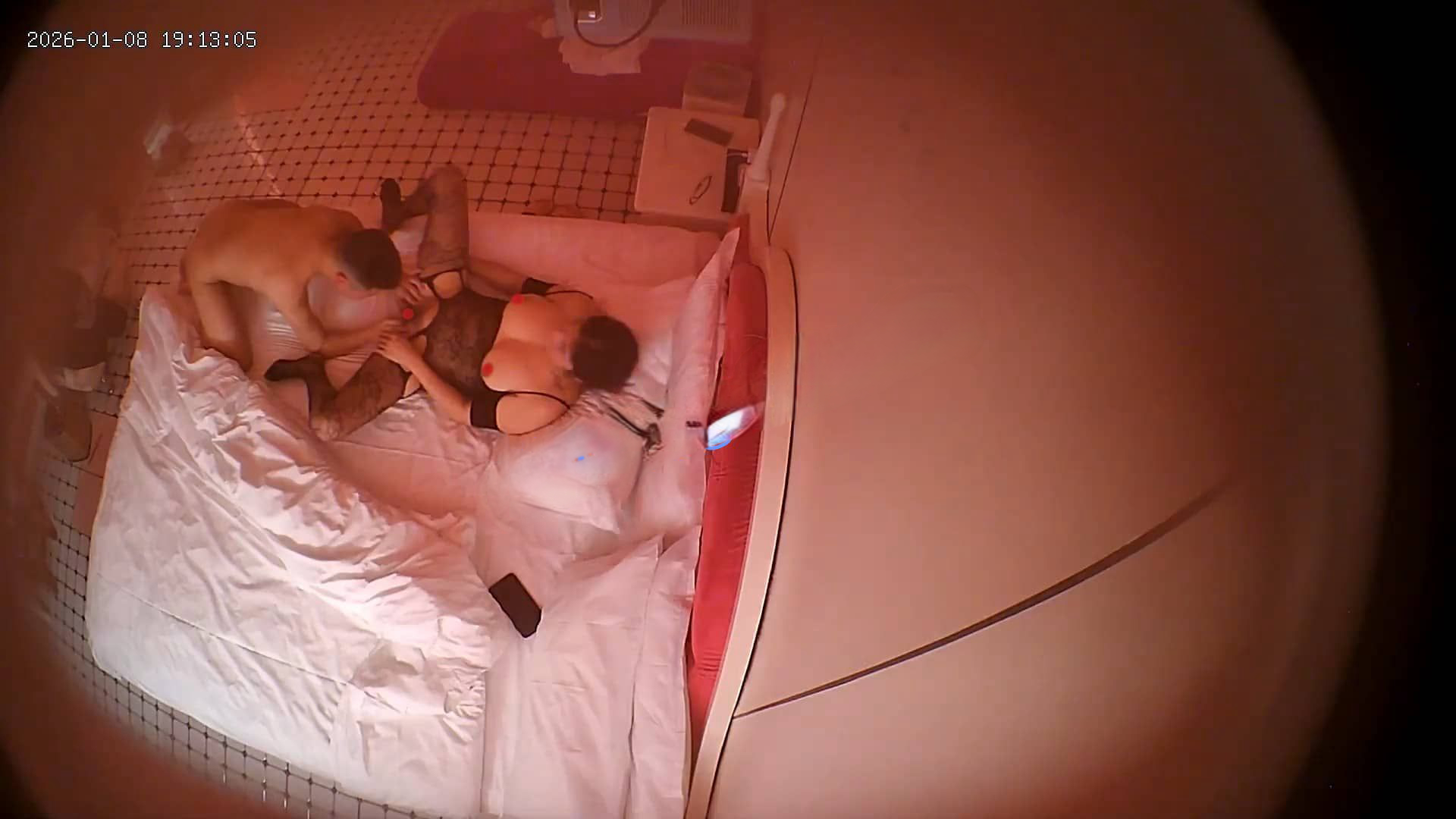 图片[4]-【酒店针孔偷拍】❤️20260108❤️圆奶少妇带上两套黑丝配合精壮男的两场啪啪-老宋小屋