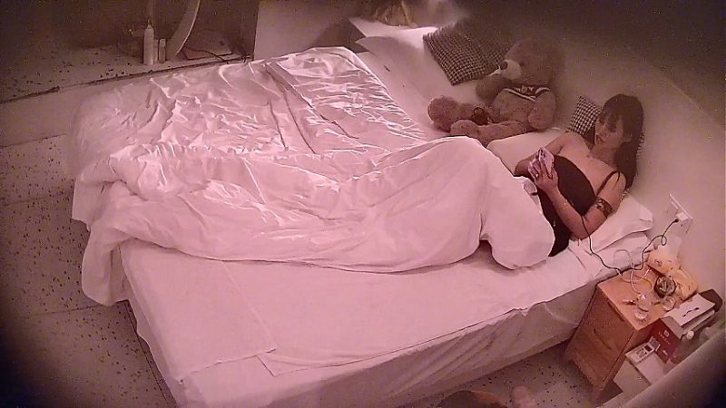 【酒店针孔偷拍口活好的楼凤外围女接待客人20-老宋小屋