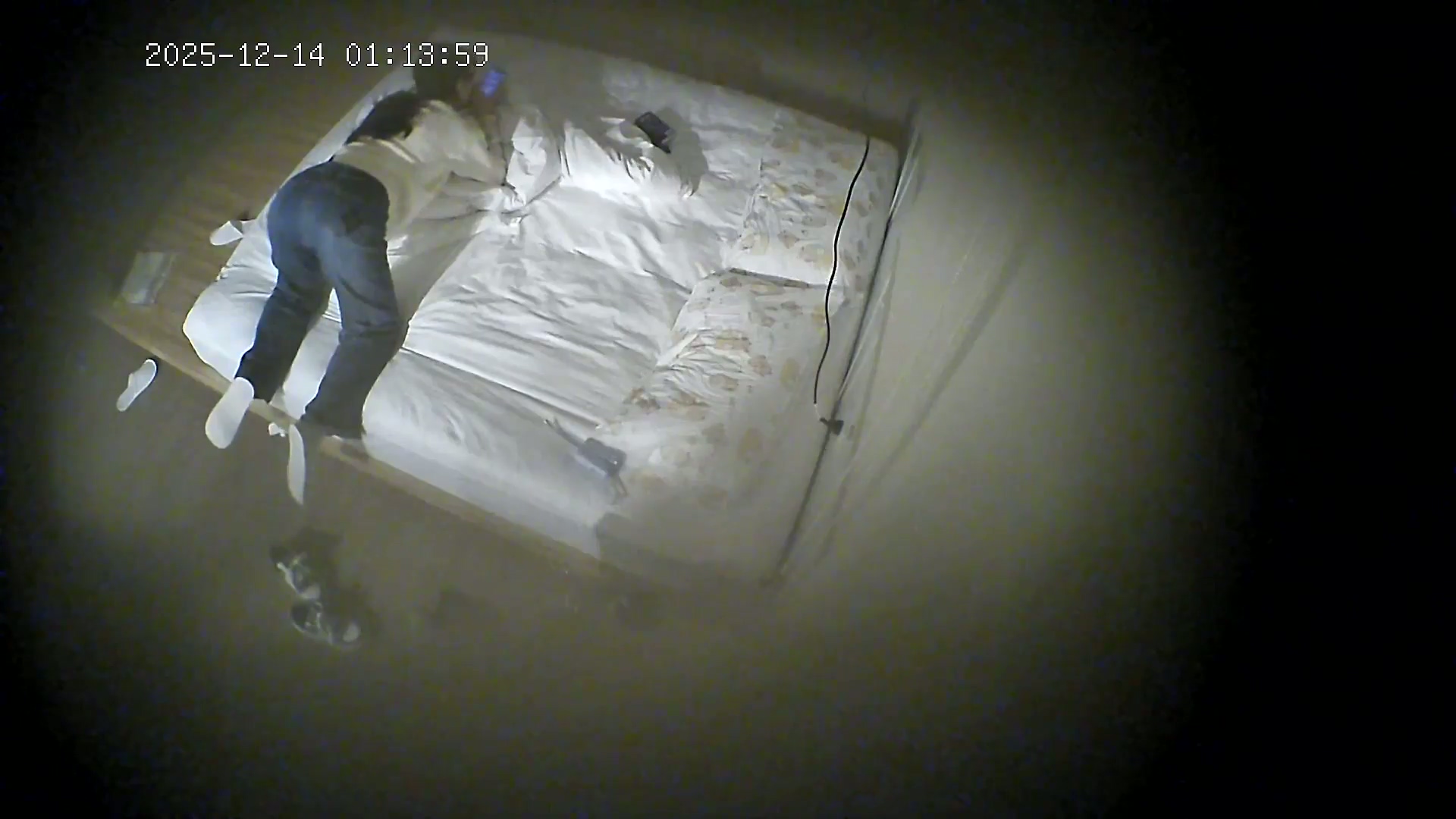 图片[19]-❤️20251214酒店针孔偷拍❤️参加婚礼的伴娘结束后被男朋友折叠起来狂操-老宋小屋