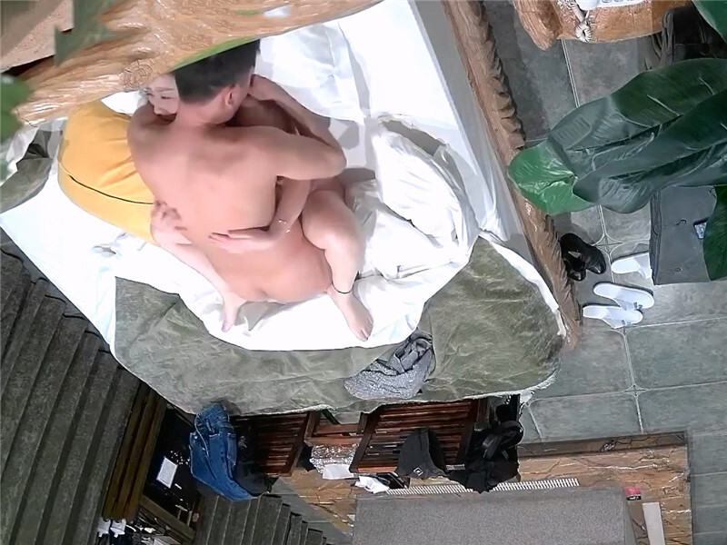 图片[2]-《酒店摄像头破解》真实记录中年大叔和丰满少妇玩69各种姿势啪啪-老宋小屋