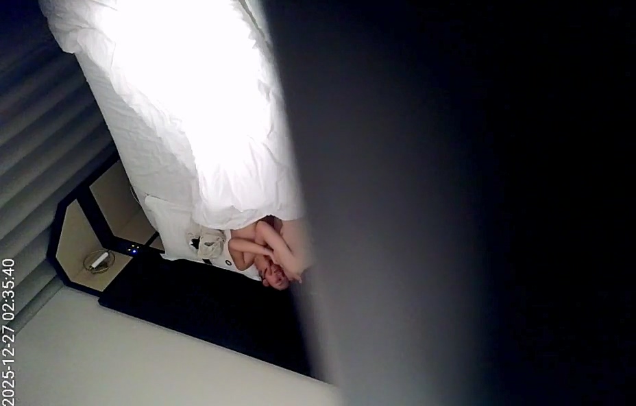 图片[9]-⏪酒店偷拍⏩颜值极高纯情小美被本命年男友猛操小穴-老宋小屋