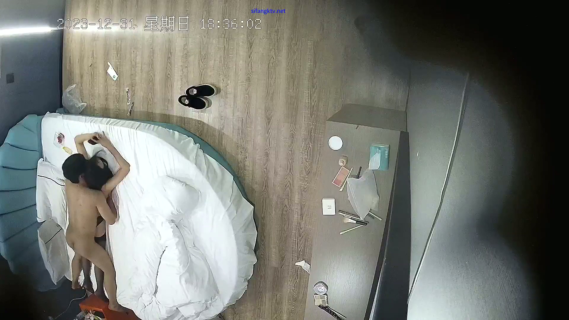 图片[4]-酒店高清精品台多角度偷拍 假期连续开房做爱的年轻情侣穿着黑丝日夜奋战把房间弄得一片狼藉-老宋小屋