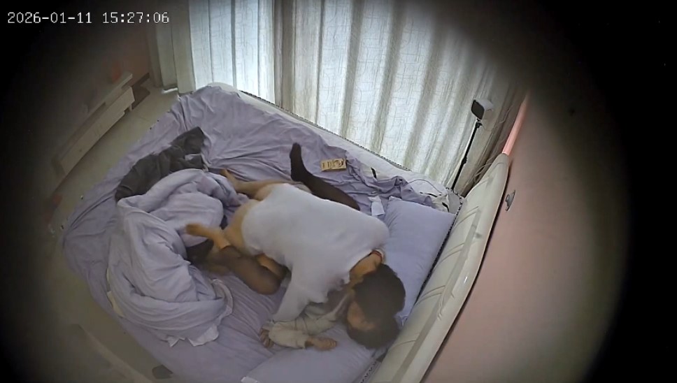 图片[9]-【酒店针孔偷拍】⏪酒店偷拍⏩奇葩男腿上打石膏还要出来操女友嫩逼-老宋小屋