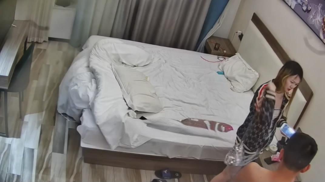 图片[8]-酒店摄像头高清偷拍GUCCI上衣性感包臀裙少妇上门啪啪[MP4/1479MB]-老宋小屋