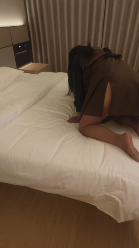 图片[2]-天天在养殖场有些乏味 给老妈买高跟穴和丝袜 到酒店滴蜡寻欢 精液内射了两次妈妈[MP4/1.52G]-老宋小屋