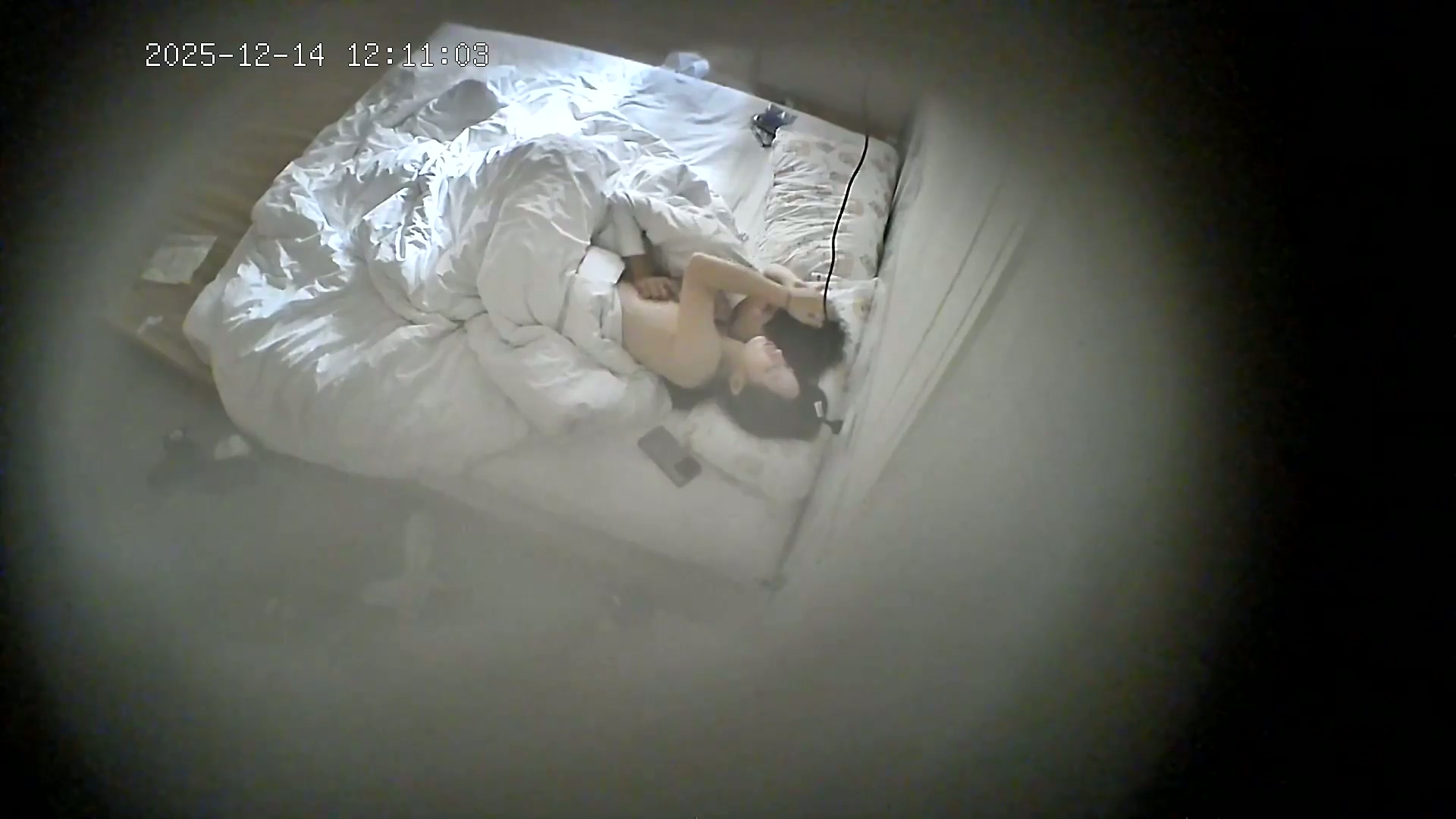 图片[32]-❤️20251214酒店针孔偷拍❤️参加婚礼的伴娘结束后被男朋友折叠起来狂操-老宋小屋