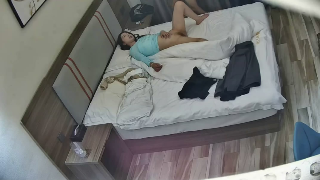 图片[5]-安防酒店偷拍精品❤️抖音颜值男主播约炮坐飞机远道而来的美女粉丝做爱时对白非常淫骚[MP4/240MB]-老宋小屋