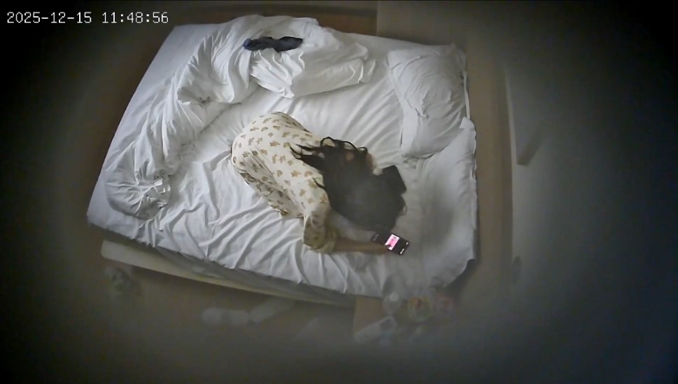 图片[18]-⏪酒店偷拍⏩神仙颜值眼镜妹被男友带到酒店操小穴-老宋小屋