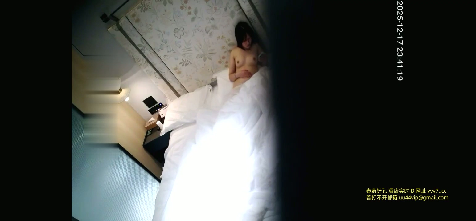 图片[11]-酒店针孔偷拍 颜值绝对够用的清纯美女开房做爱 奶子不小 被男友趴在上面怼-老宋小屋