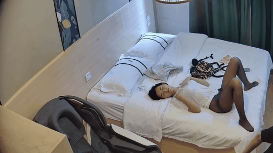 图片[2]-新流出安防酒店高清偷拍绝美校园女神赶在零点前和男友尽情释放9月最佳-老宋小屋