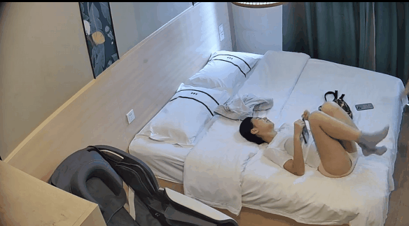 新流出安防酒店高清偷拍绝美校园女神赶在零点前和男友尽情释放9月最佳-老宋小屋