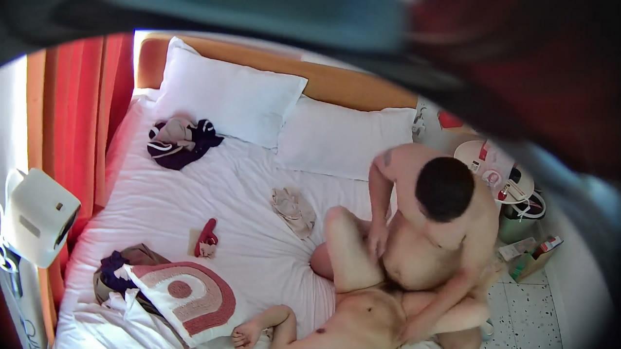 图片[9]-酒店摄像头偷拍胖哥约炮穿球衣的单位少妇偷情先尝尝逼的味道再把她扑倒干一炮[MP4/573MB]-老宋小屋