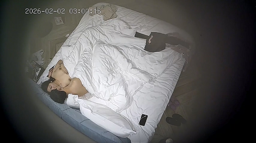 图片[4]-酒店针孔偷拍❤️20260201女友换上情趣睡衣后被小伙用超长大黑牛狂怼-老宋小屋