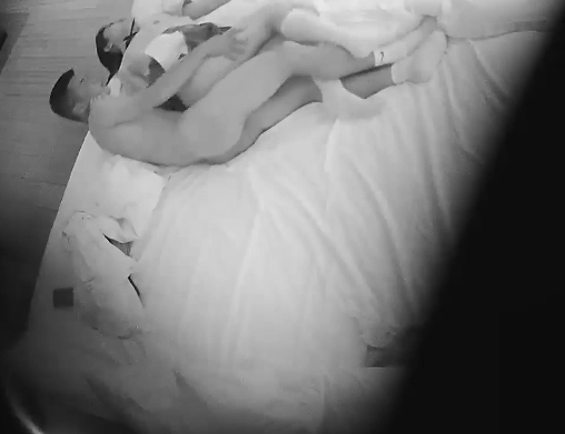 2022-7-1酒店偷拍放假大学生情侣开房JK制服学生妹被学长男友暴操2次-老宋小屋