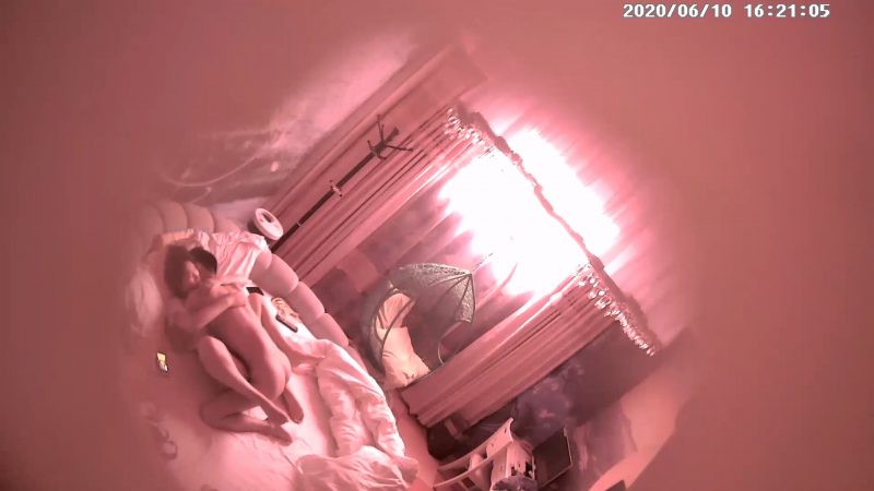 经典酒店偷拍 学生情侣开房，从下午到早上干了四炮，全部无套，年轻人玩的开-老宋小屋