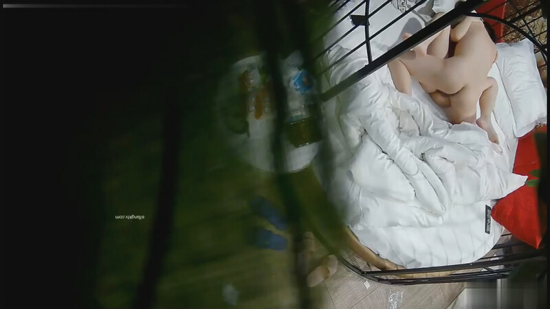 图片[6]-情趣酒店铁笼房高清偷拍❤️口味特别的富二代带了不少装备和女炮友开房把她草到杀猪嚎叫-老宋小屋