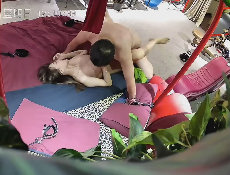 图片[2]-情趣酒店专业炮房偷拍❤️胖哥和小姨子开房偷情把房间各种设施都体验一下干了几次[MP4/2279MB]-老宋小屋