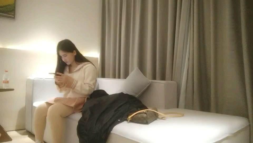 图片[4]-广东男酒店1800元约啪年轻漂亮又水嫩的短裙美女-老宋小屋