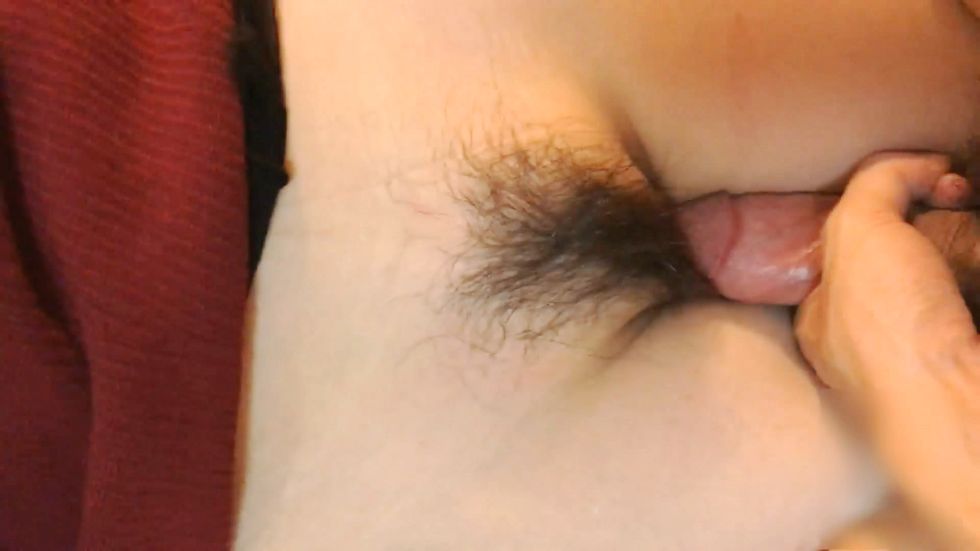 图片[8]-丝袜控变态哥酒店约操清纯漂亮的大学美女,黑丝短裙超诱惑,穿着黑丝足交玩弄粉嫩美穴后撕破丝袜狠狠干,国语!-老宋小屋