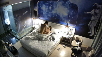 图片[2]-主題酒店太空漫遊情趣房拍攝到的鄰家氣質小姐姐與男友開房愛愛 互舔互插愛撫爽的欲仙欲死-老宋小屋