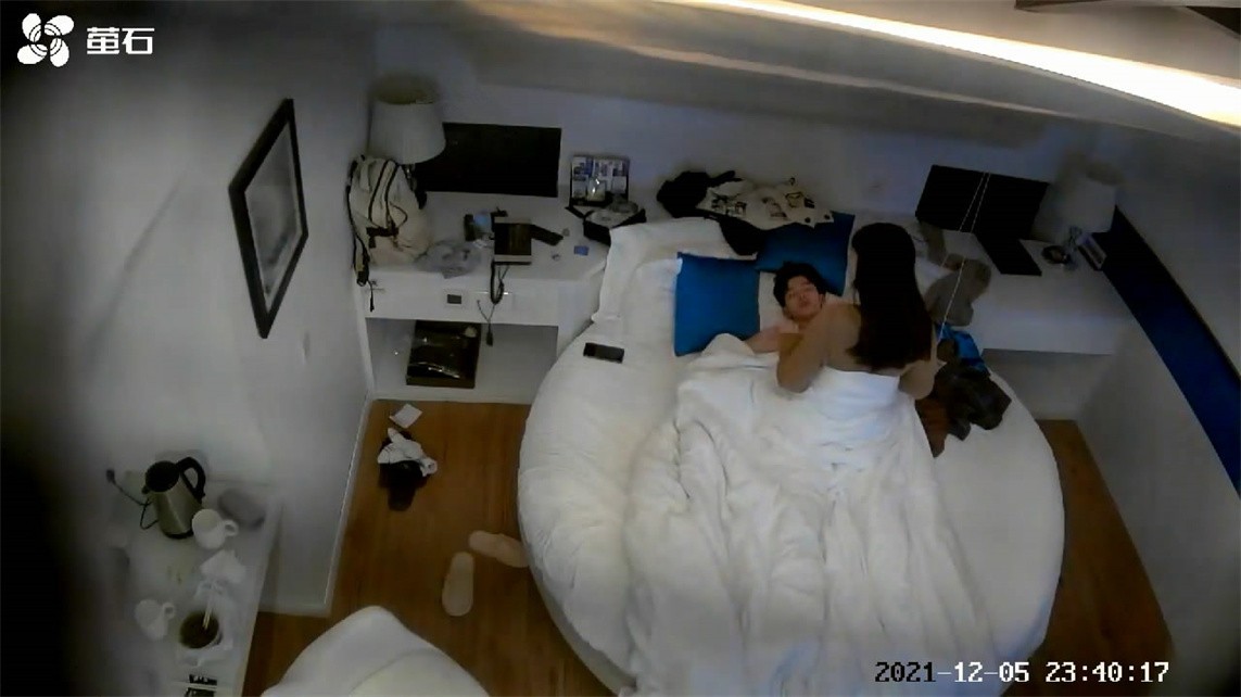 图片[2]-终于泡到披肩女神级校花酒店开房 双腿夹腰操 用腿量哥哥腰围-老宋小屋